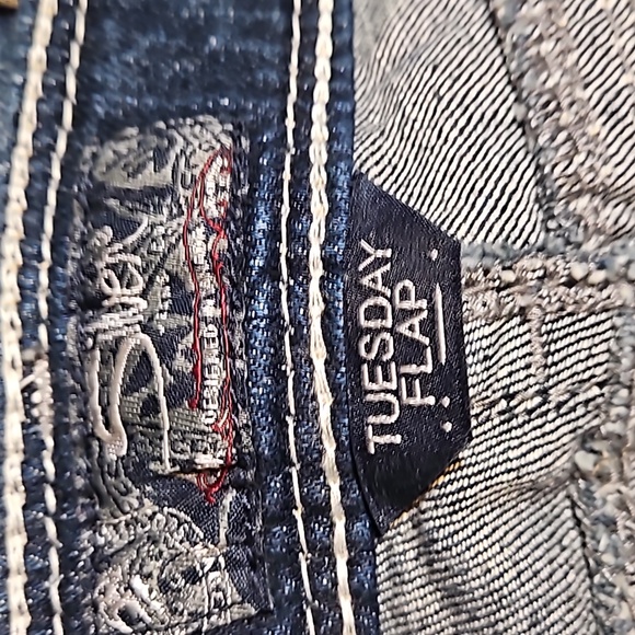 NWT Silver Bootcut Distressed Jeans - Picture 10 of 16